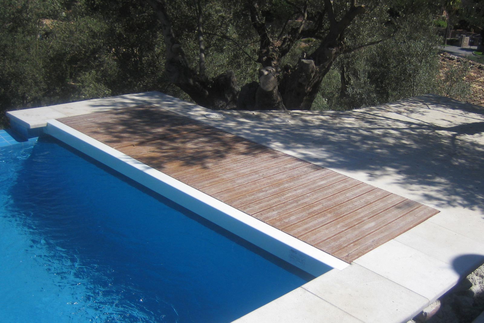 foto compartimento accesorios piscina