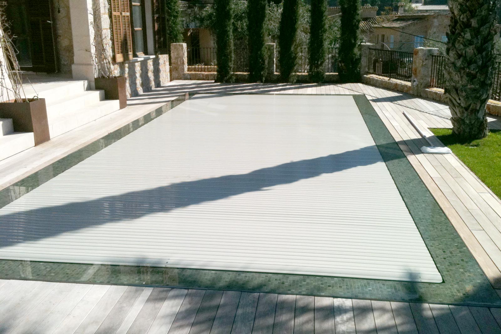 foto cubierta piscina